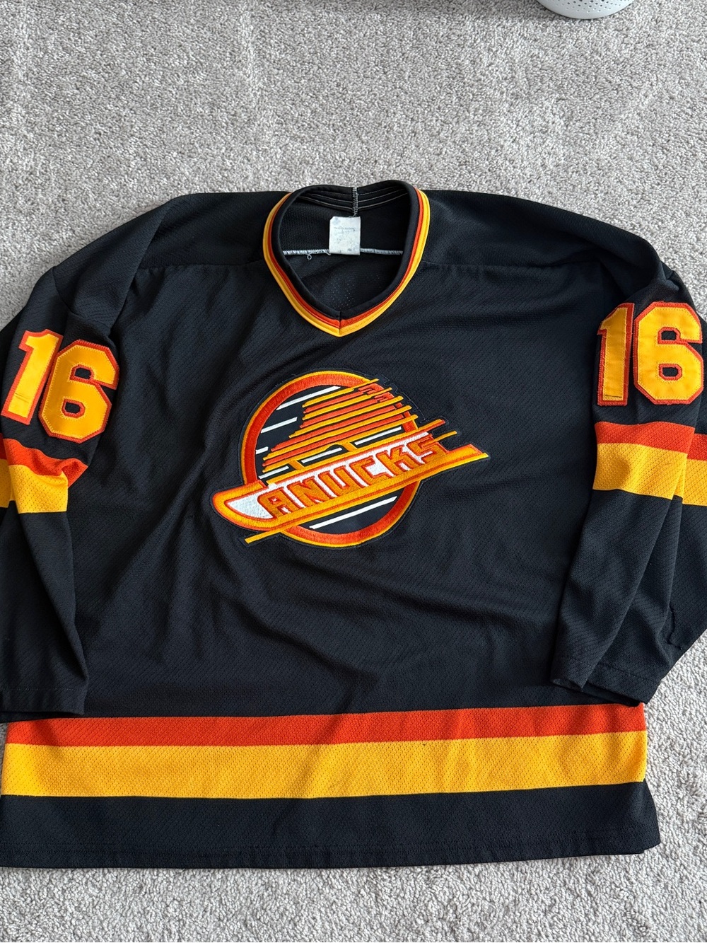 Vintage 1990s Vancouver Canucks Flying Skate #16 Centa CCM Hockey Jersey XL